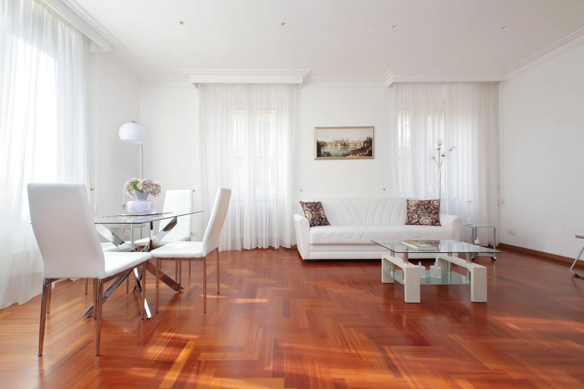 Apartment Elegant And Spacious Apartment, Vespasiano 9 *