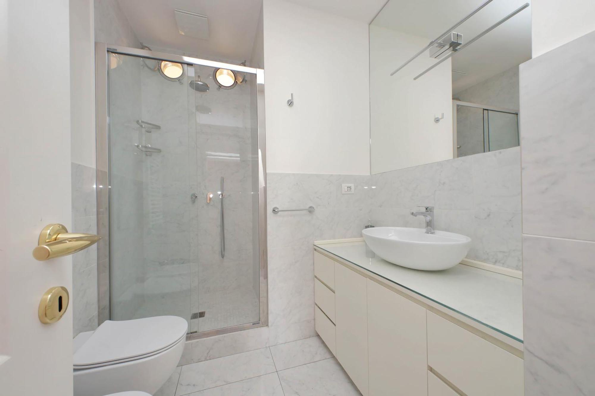 Elegant And Spacious Apartment, Vespasiano 9 Apartment Rome