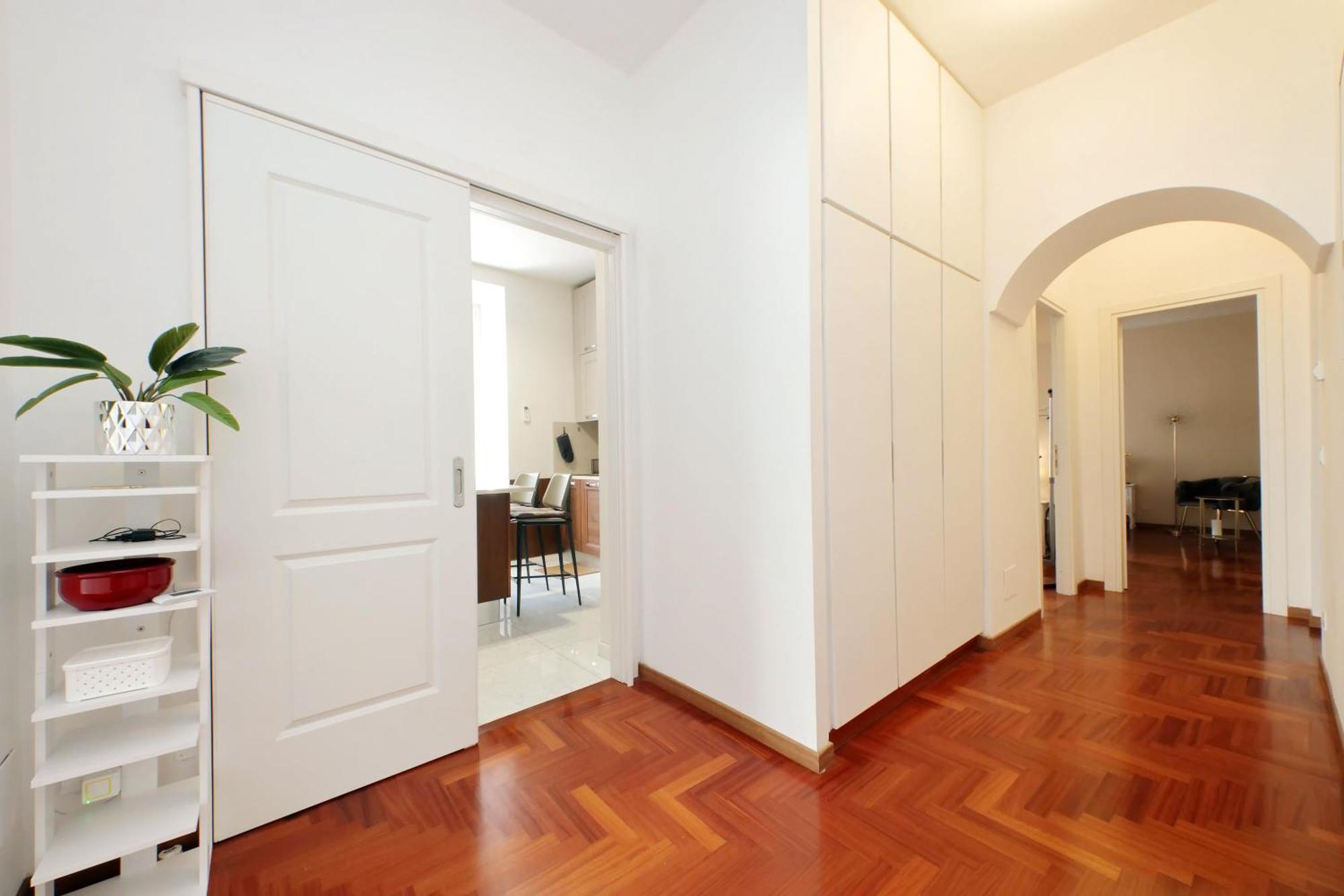 Elegant And Spacious Apartment, Vespasiano 9 Apartment